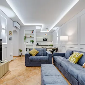 https://spanish-steps-suite-zucchelli.it-romehotels.com