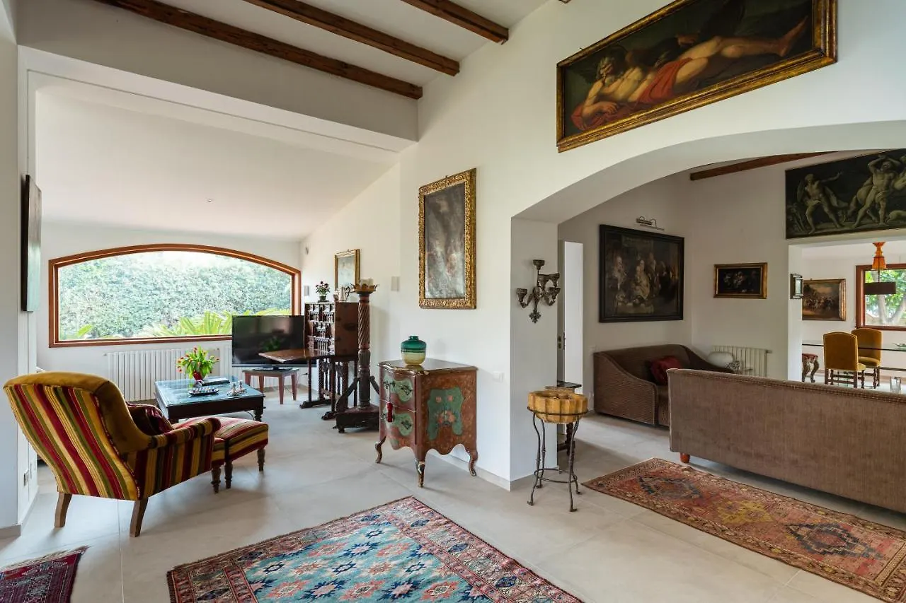 Domus Orestea Luxury Suites Palermo 0*,
